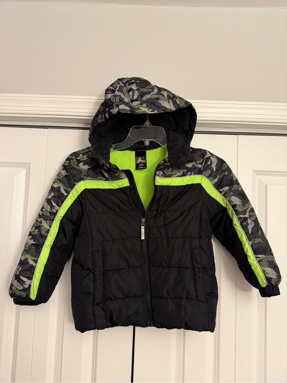 ZeroXposur Black & Neon Green Camo Kids Puffer Jacket